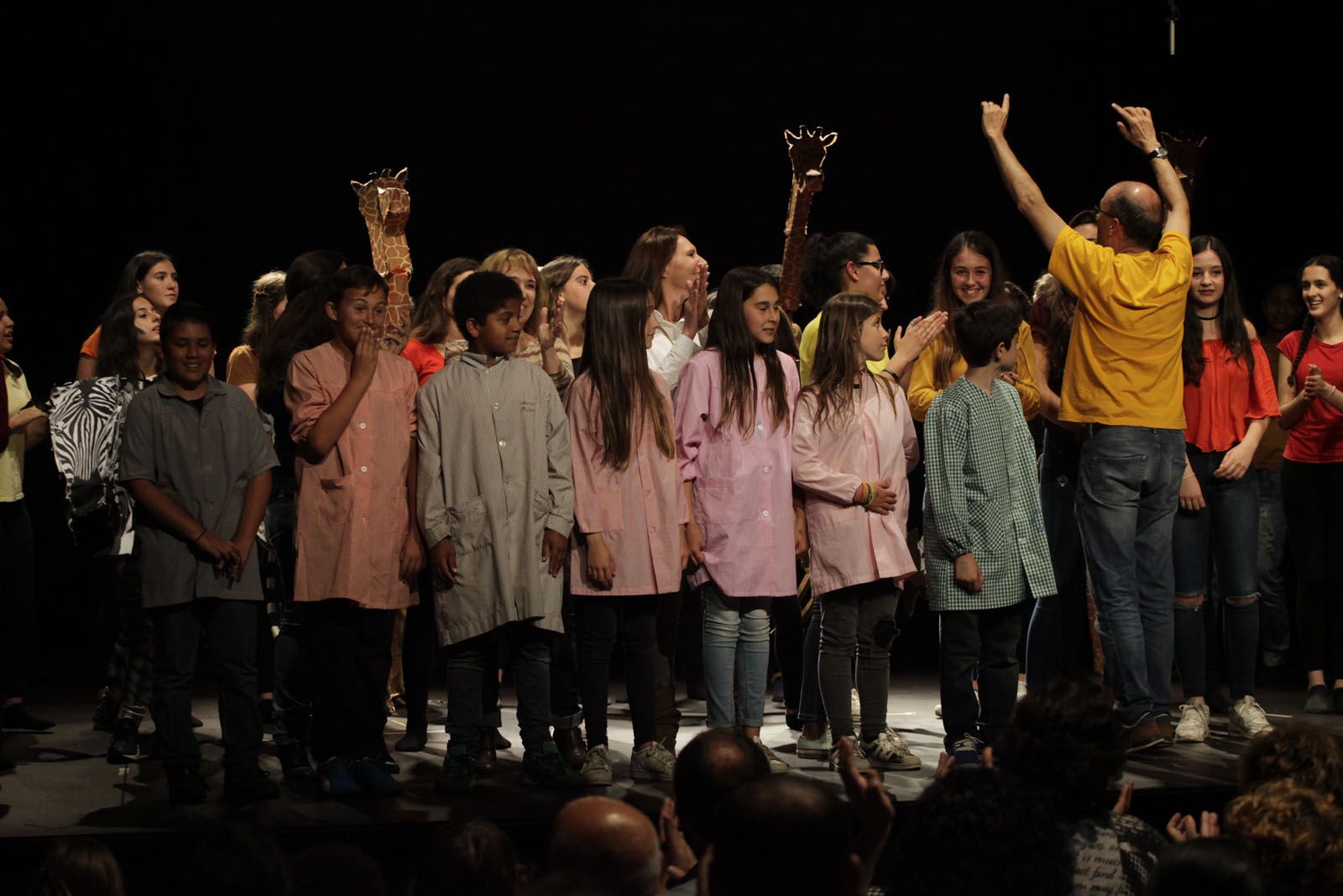 Hi han participat alumnes de l'IES Leonardo Da Vinci i de l'Escola Olivera