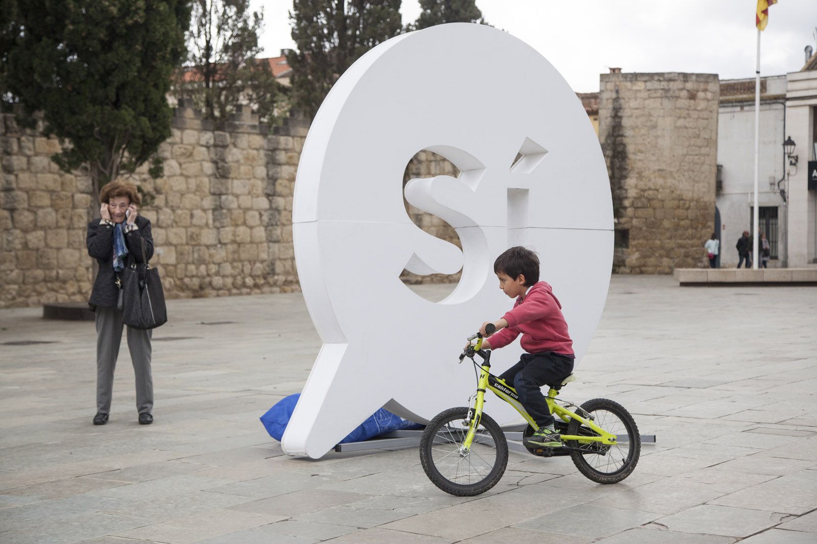 Durant tot el matí el Sí ha estat a la plaça. FOTO: Lali Puig Durant tot el matí el Sí ha estat a la plaça. FOTO: Lali Puig