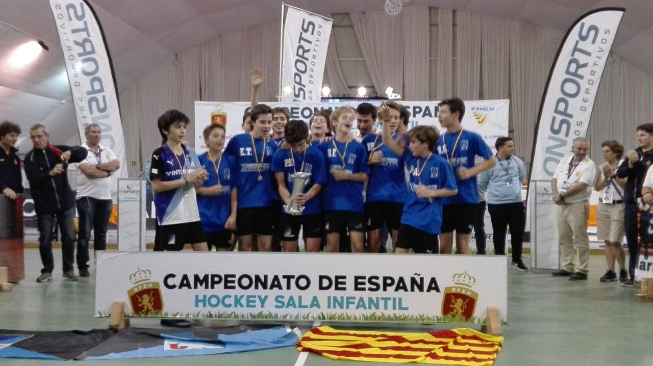 L'equip infantil mascul&iacute;, campi&oacute; d'Espanya d'hoquei sala. FOTO: Junior FC