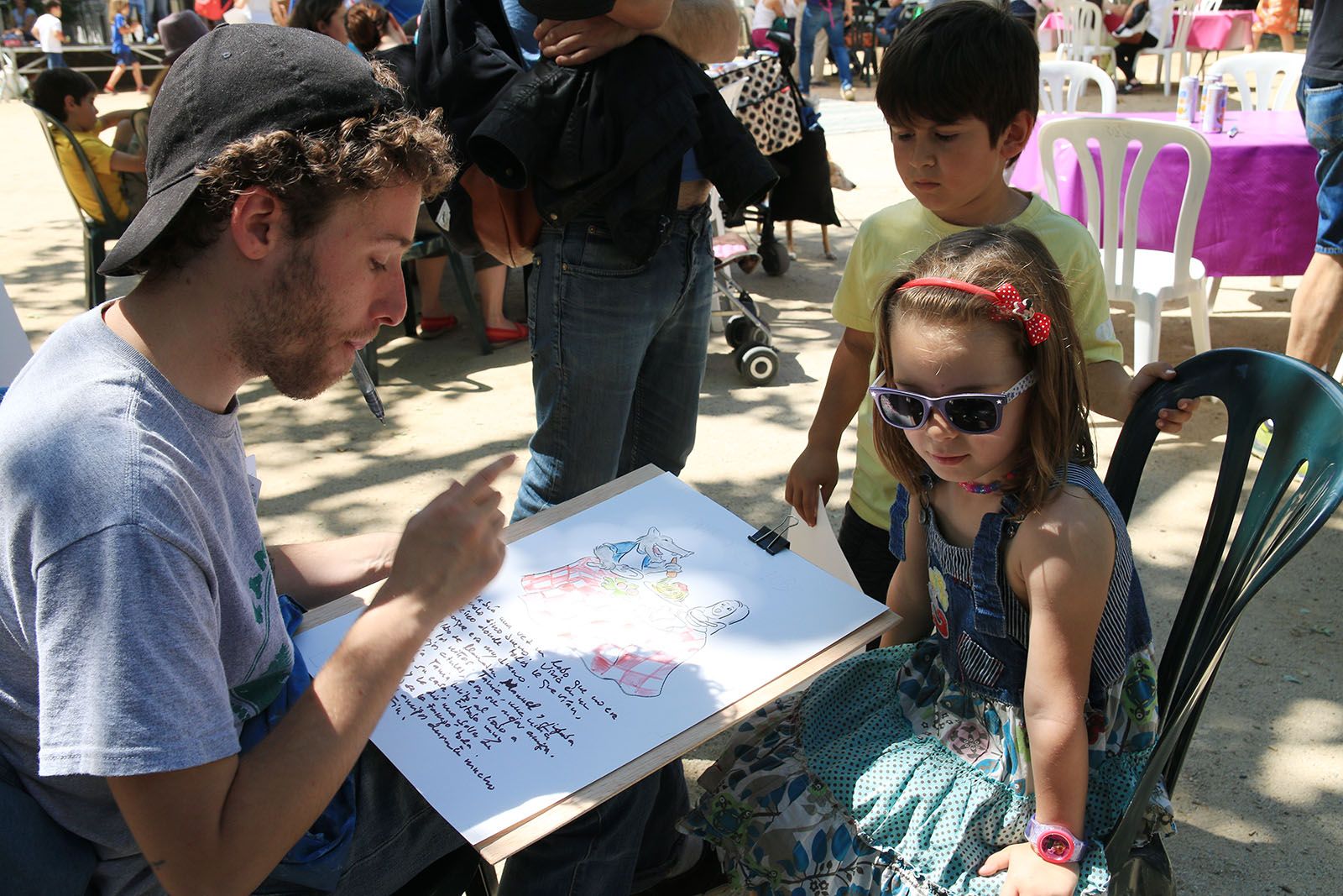 La Festa del Llibre Gegant s'ha celebrat aquest 14 de maig  FOTO: Lali Álvarez