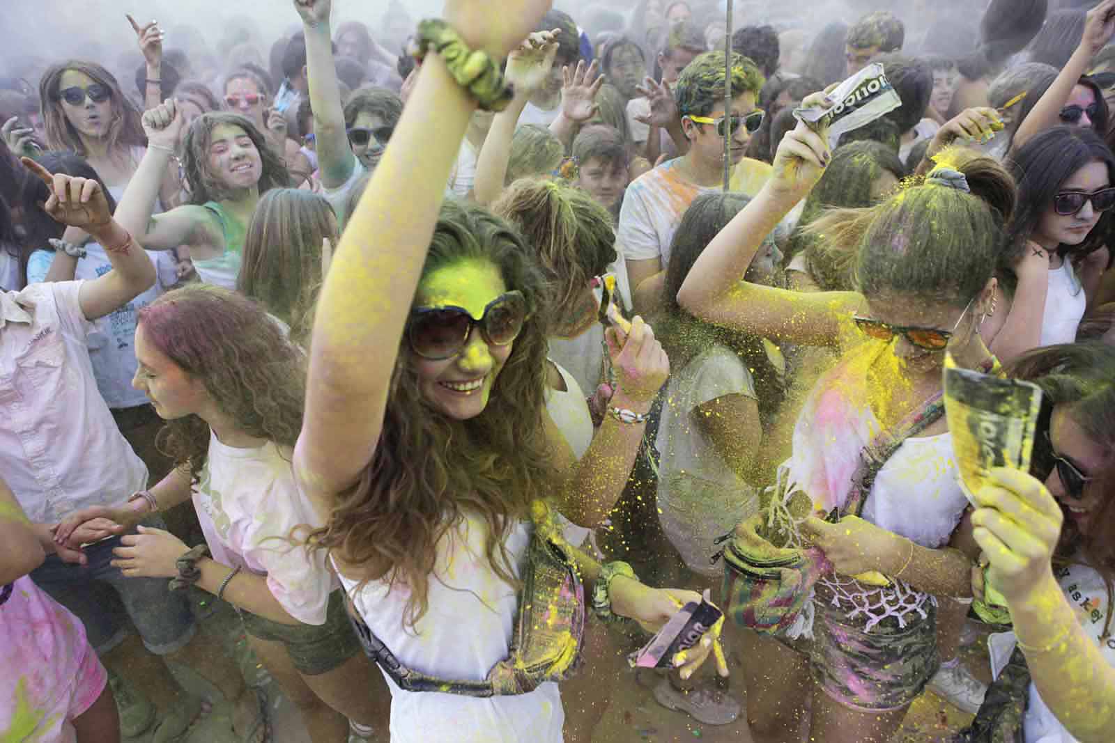 El Holi Festival, un dels actes més concorreguts de la Festa Major FOTO: Artur Ribera 
