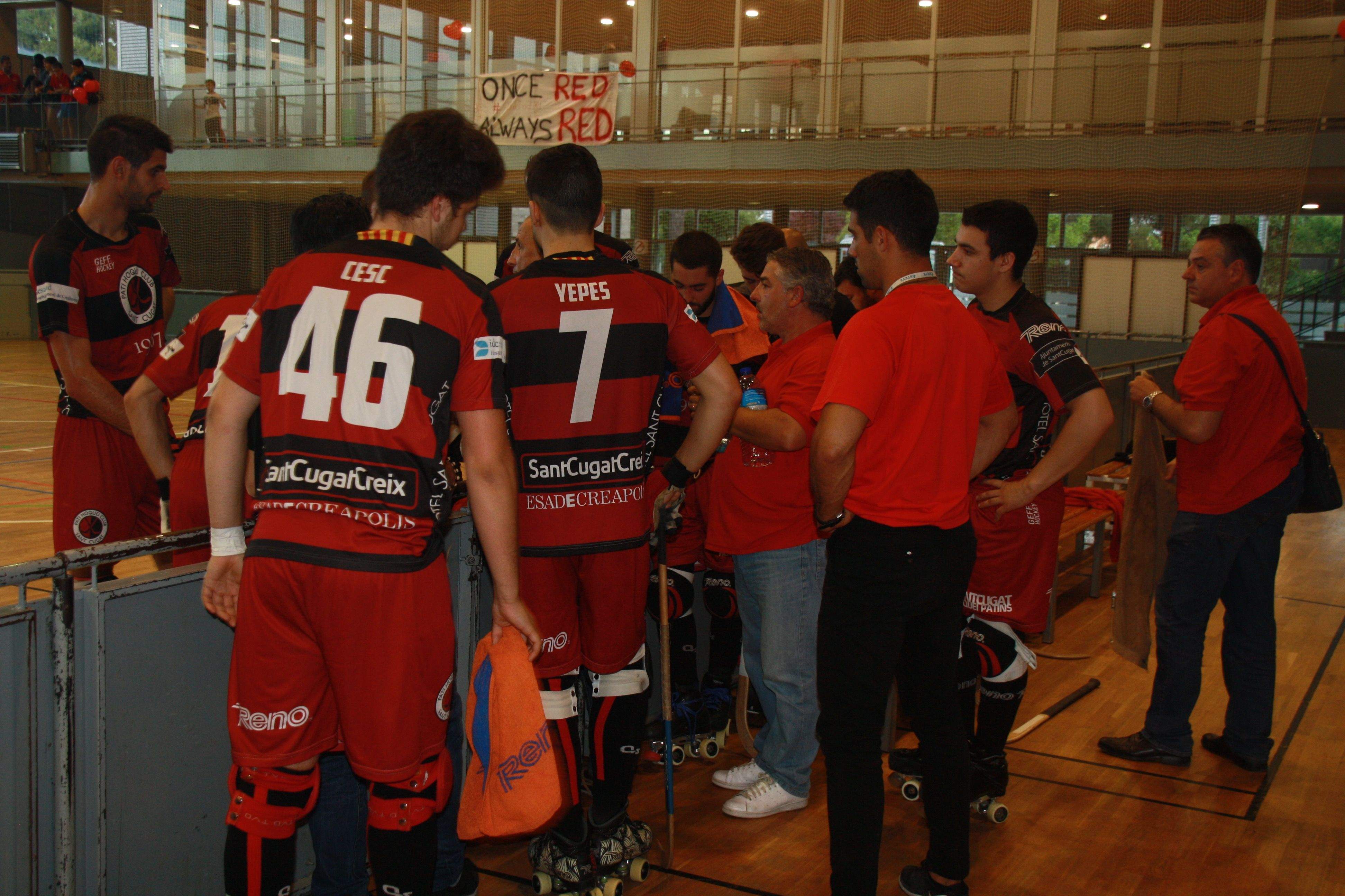 El PHC Sant Cugat en un temps mort. FOTO: &Agrave;lex L&oacute;pez Puig