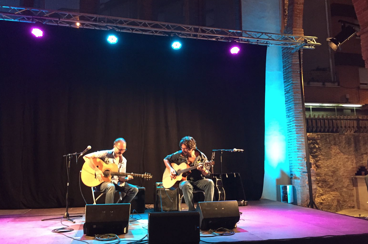 Els germans Saltor durant el concert al Celler Modernista 