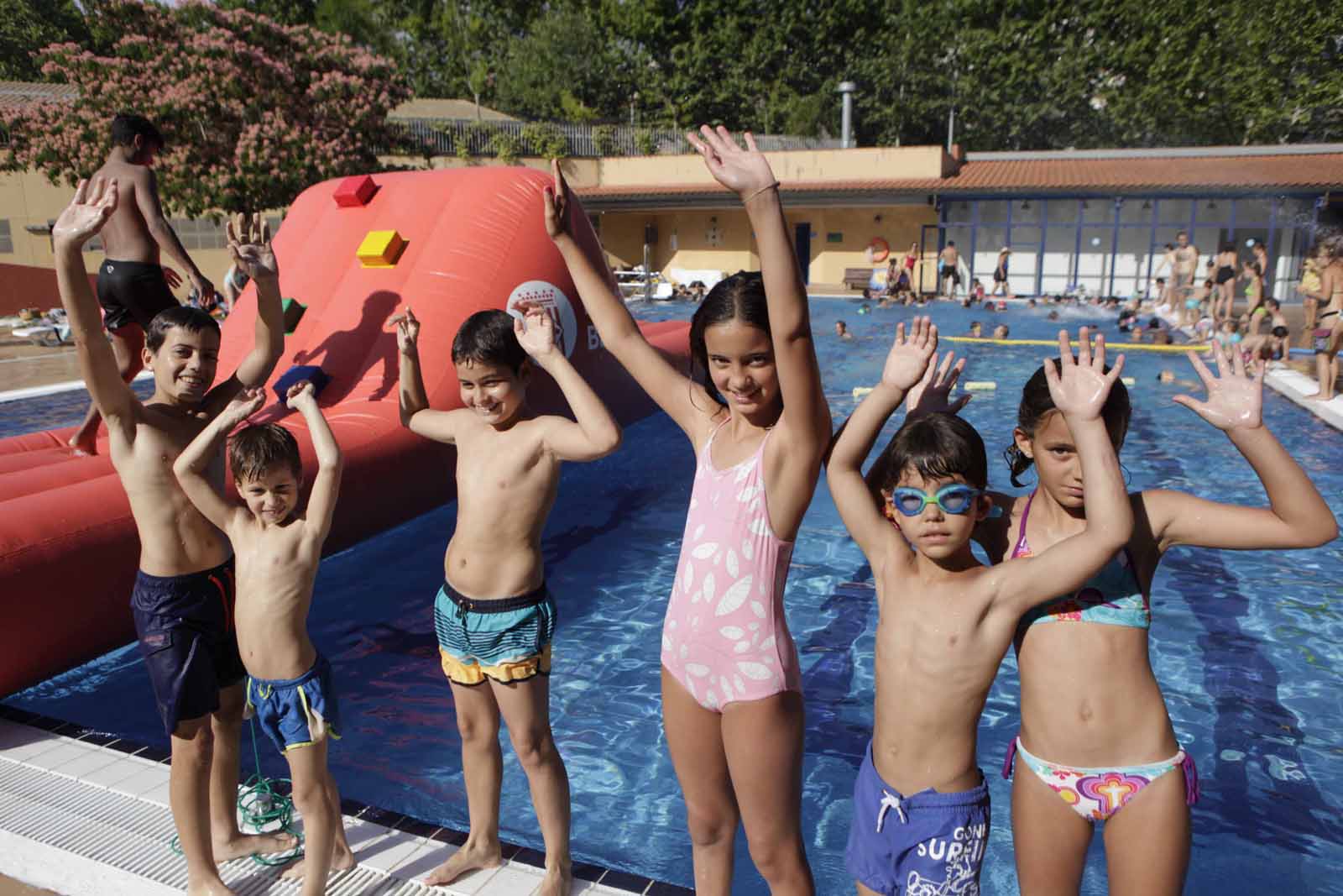 Els pettis podran gaudir de la piscina amb inflables de dijous a dissabte FOTO: Artur Ribera 