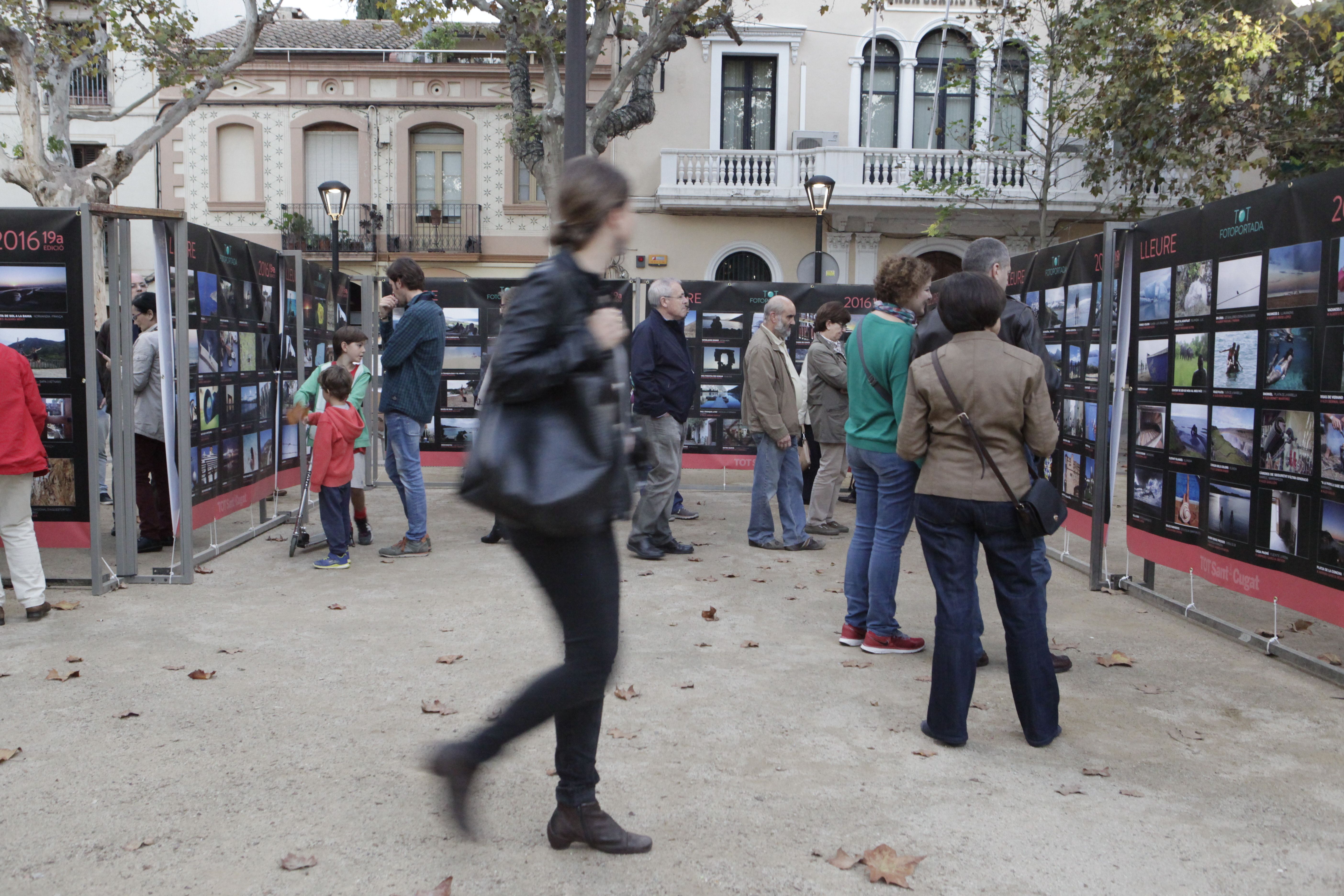 Exposició de fotos participants de l'any passat a la plaça de Barcelona. Foto: A. Ribera