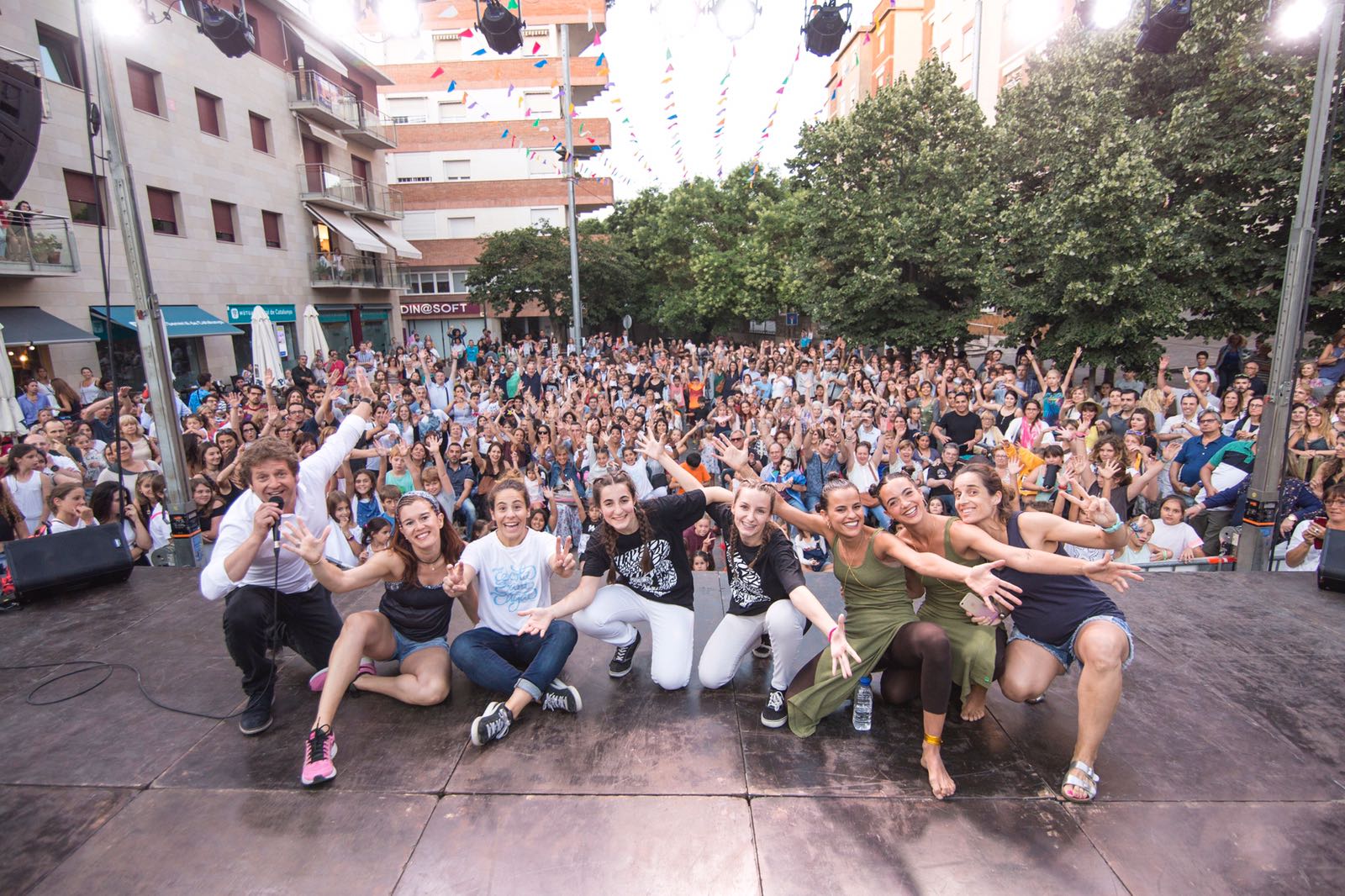 Mig miler de persones han omplert la plaça de Can Quitèria. FOTO: David Quintana