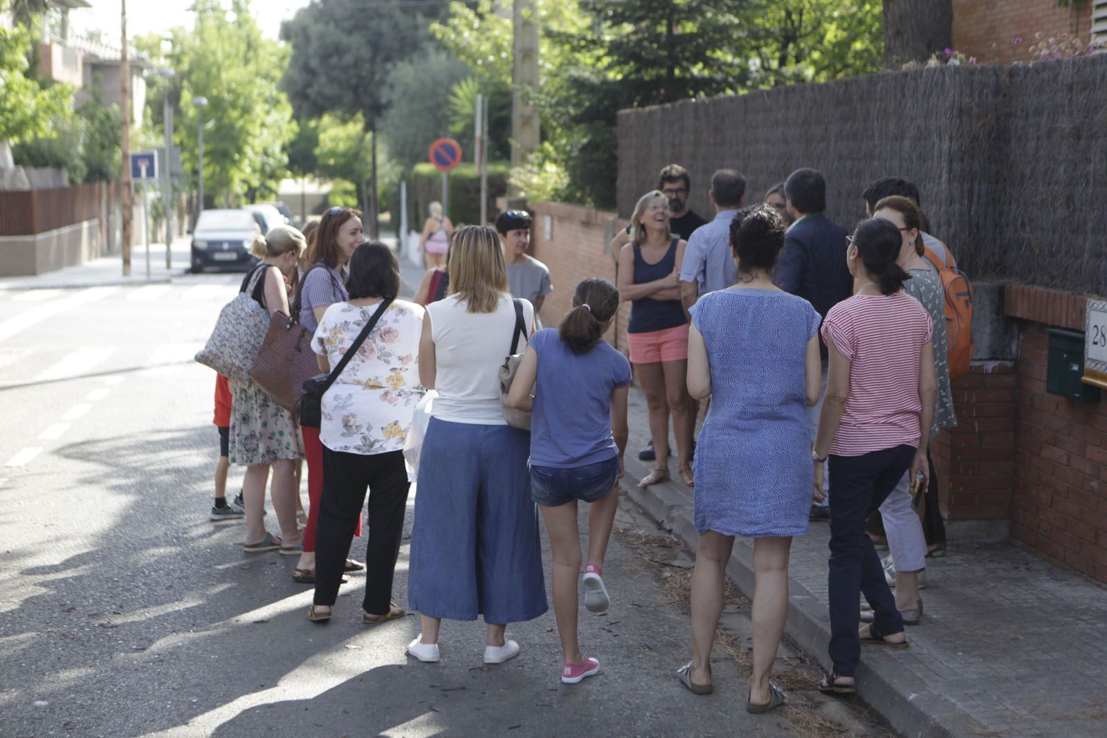 Reuni&oacute; entre els t&egrave;cnics i els ve&iuml;ns FOTO: Artur Ribera