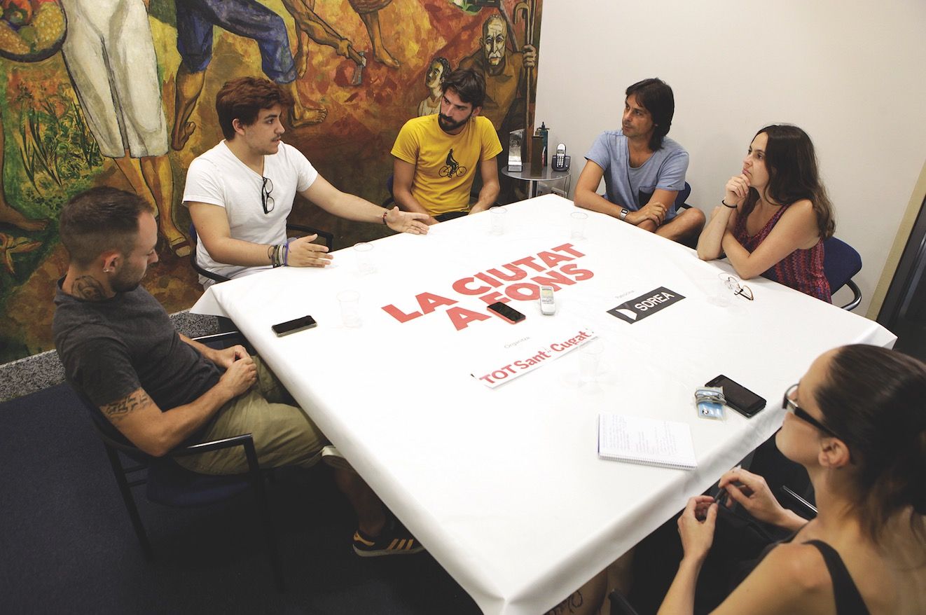 La taula rodona amb els artistes se celebrava al TOT Sant Cugat. FOTO: Artur Ribera