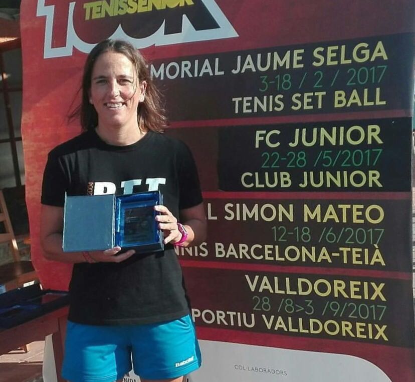Sónia Delgado (Club Esportiu Valldoreix), ha estat campiona absoluta en la categoria de +35 anys. FOTO: CE Valldoreix Sónia Delgado (Club Esportiu Valldoreix), ha estat campiona absoluta en la categoria de +35 anys. FOTO: CE Valldoreix