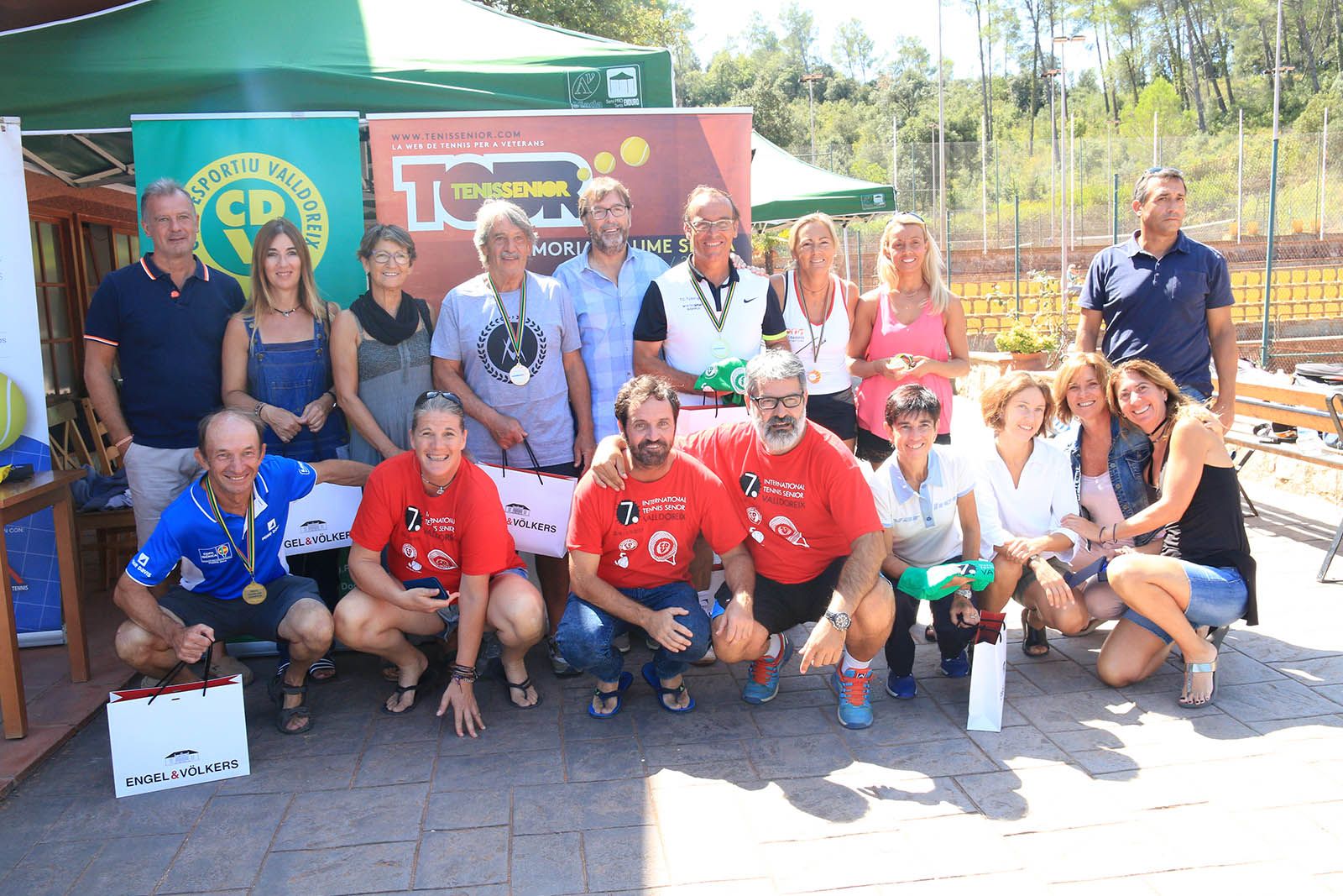Campions i subcampions de les finals del torneig que s'han jugat dissabte. FOTO: Lali Álvarez