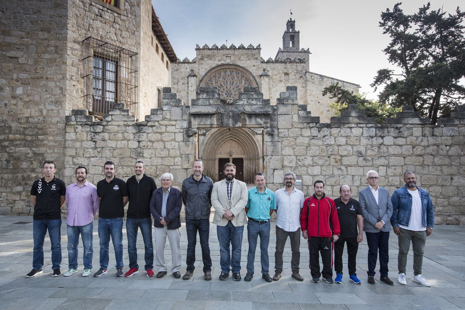 Presidents i directius dels 12 clubs amb Eloi Rovira, regidor d'Esports. FOTO: Lali Puig