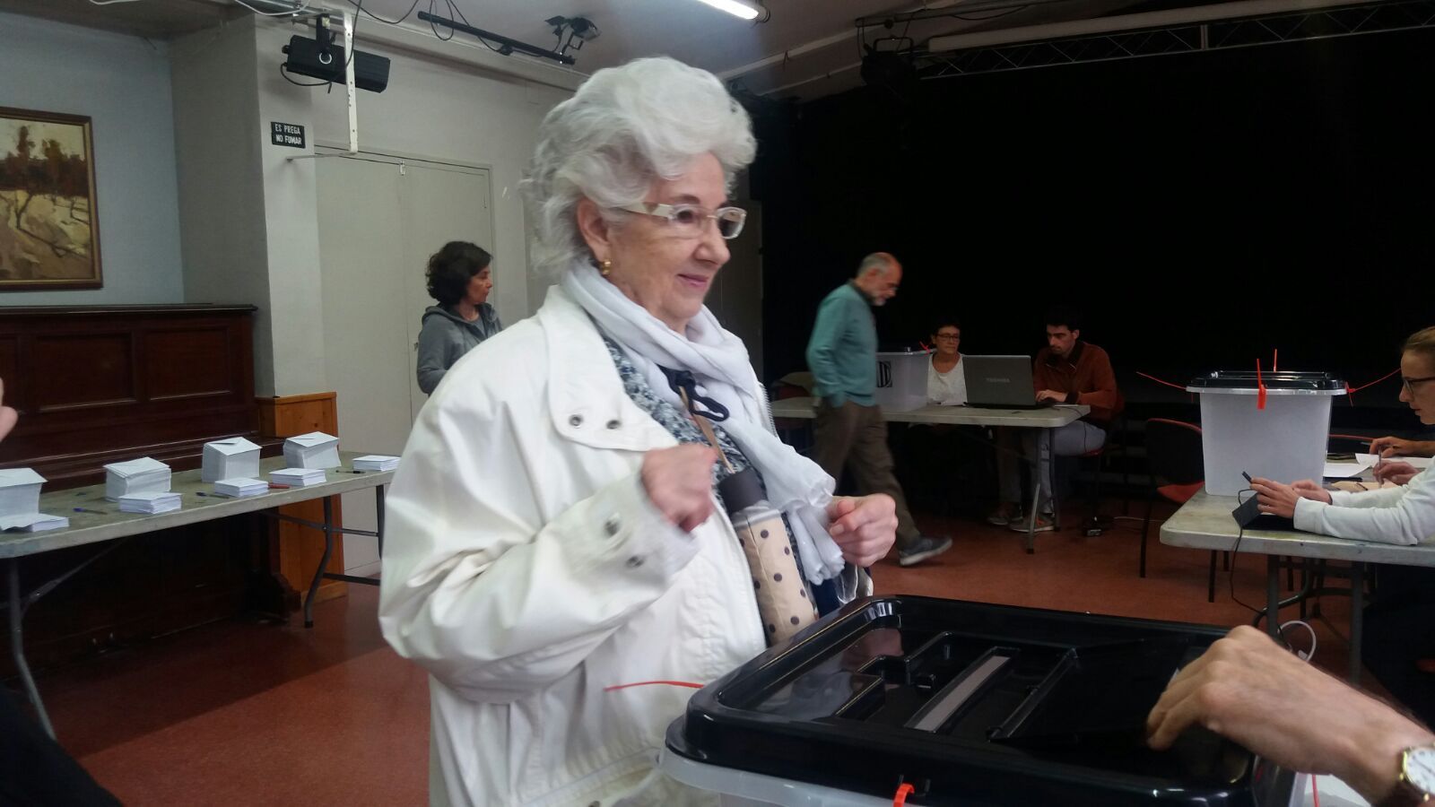Primers votants a Valldoreix FOTO: cedida