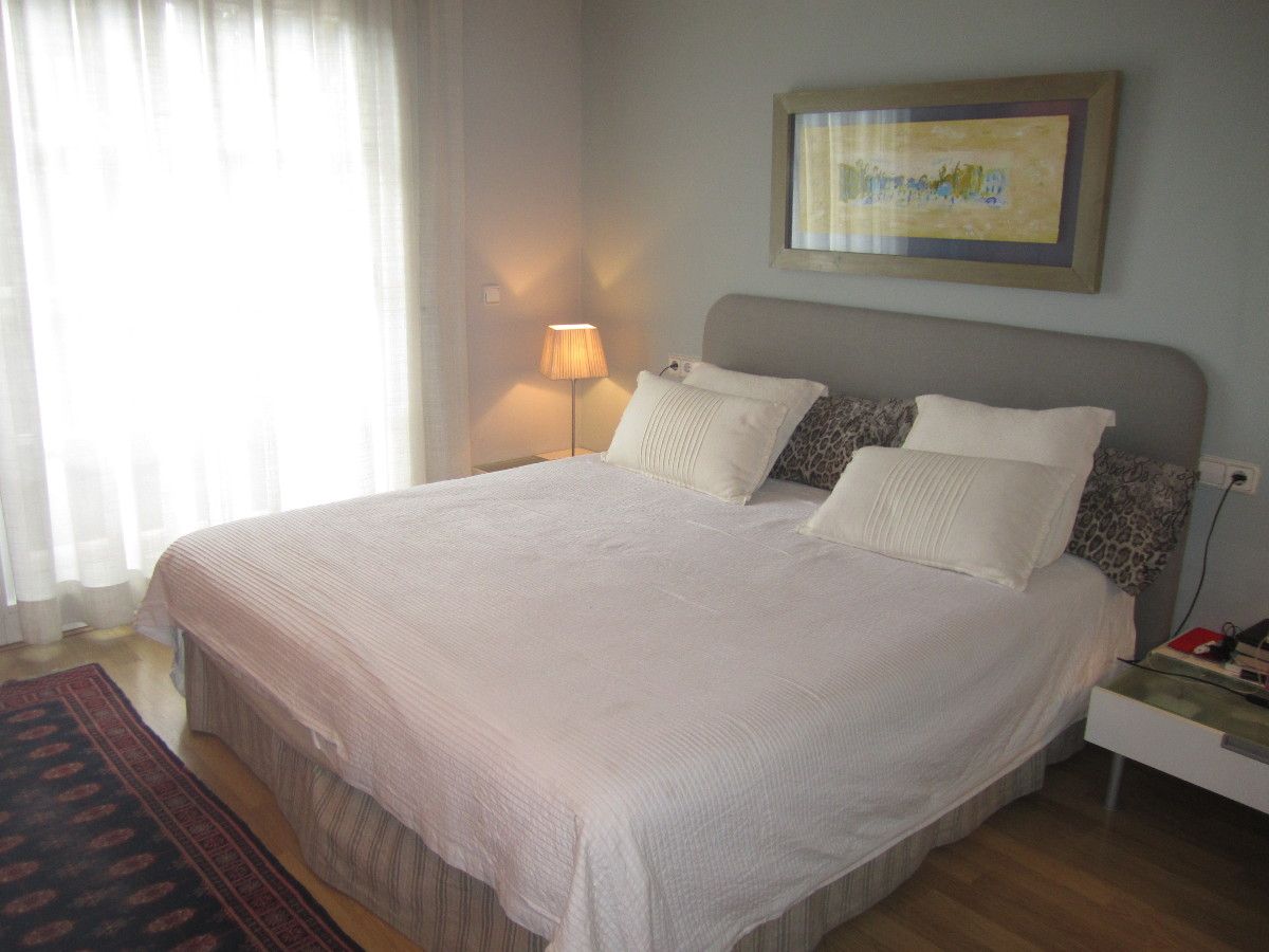 La casa t&eacute; una suite, una habitaci&oacute; doble i dues individuals FOTO: Cedida