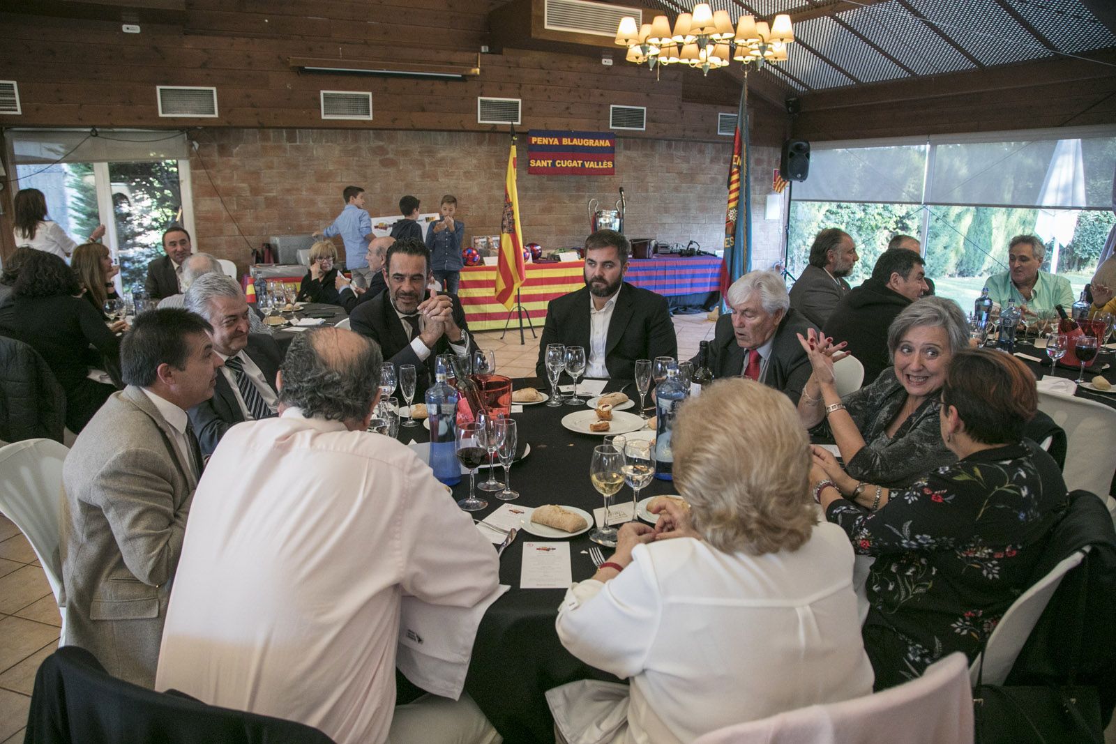 La taula presidencial del dinar. FOTO: Lali Puig