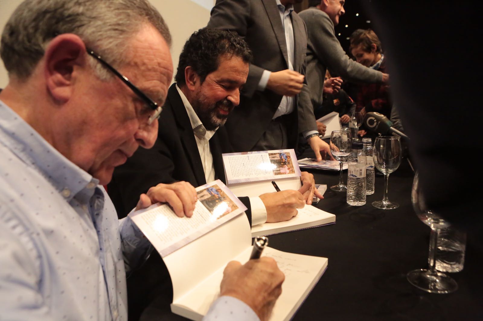 Manuel Moreno i Jordi Robirosa han signat molts llibres. FOTO: Artur Ribera