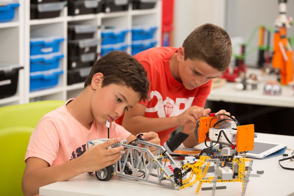 Els cursos estan pensats per desenvolupar les competències dels estudiants en les noves tecnologies FOTO: Cedida