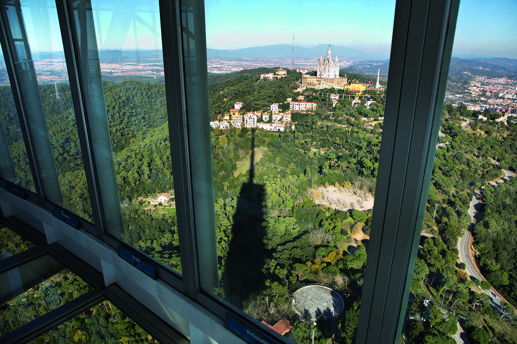 Des de la planta 10 hi ha unes vistes espectaculars FOTO: Artur Ribera Des de la planta 10 hi ha unes vistes espectaculars FOTO: Artur Ribera