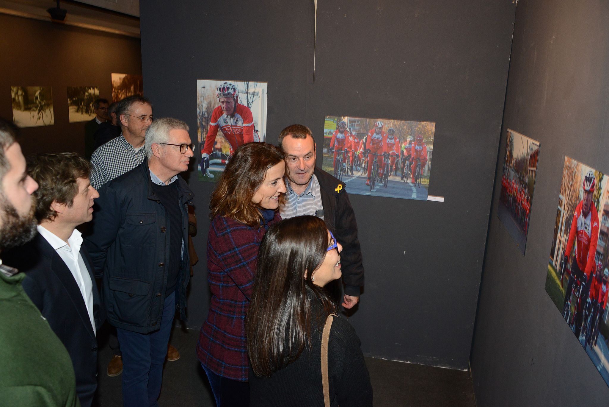 Joaquim Vilaplana, Rafa Robledo i Mercè Conesa, durant la inauguració de l'exposició. FOTO: Localpres