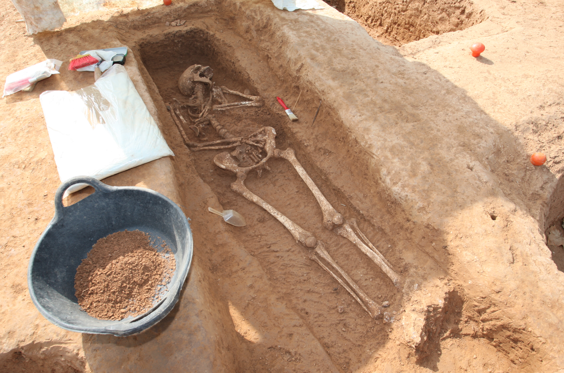 Una de les tombes del jaciment arqueològic de Can Cabassa. FOTO: Arxiu