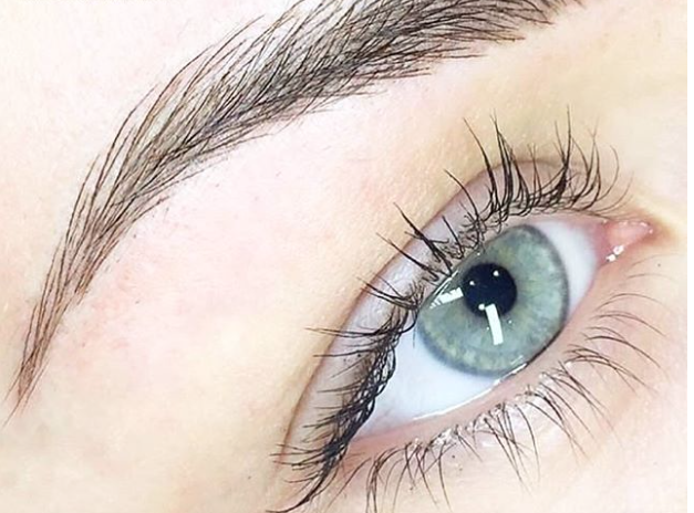 Entre les especialitsts del centre destaca l'extensi&oacute; de pestanyes FOTO: Cedida