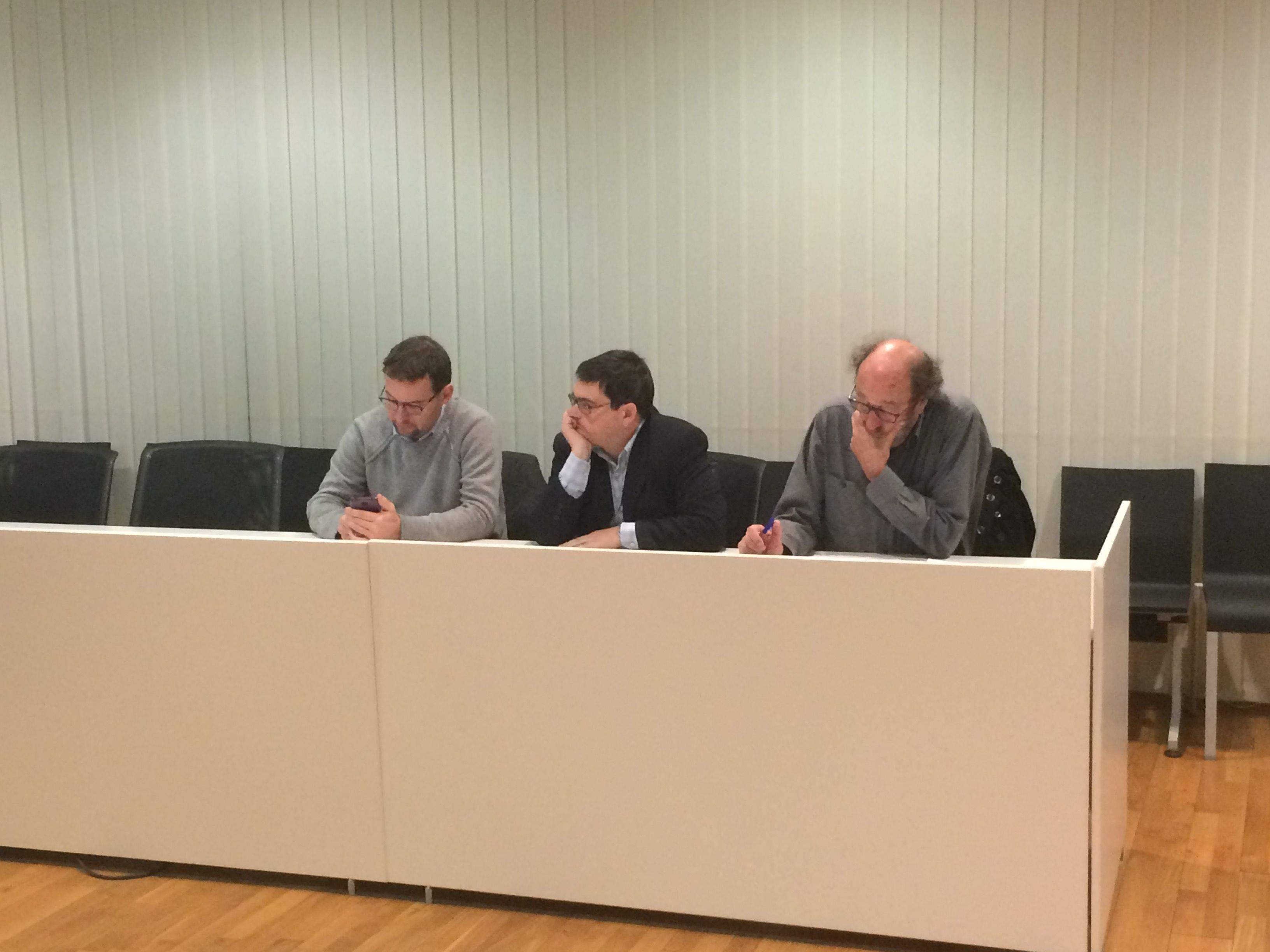 Alfredo Bergua, al centre de la imatge, en el Consell Sectorial d'Esports. FOTO: À. L. P.