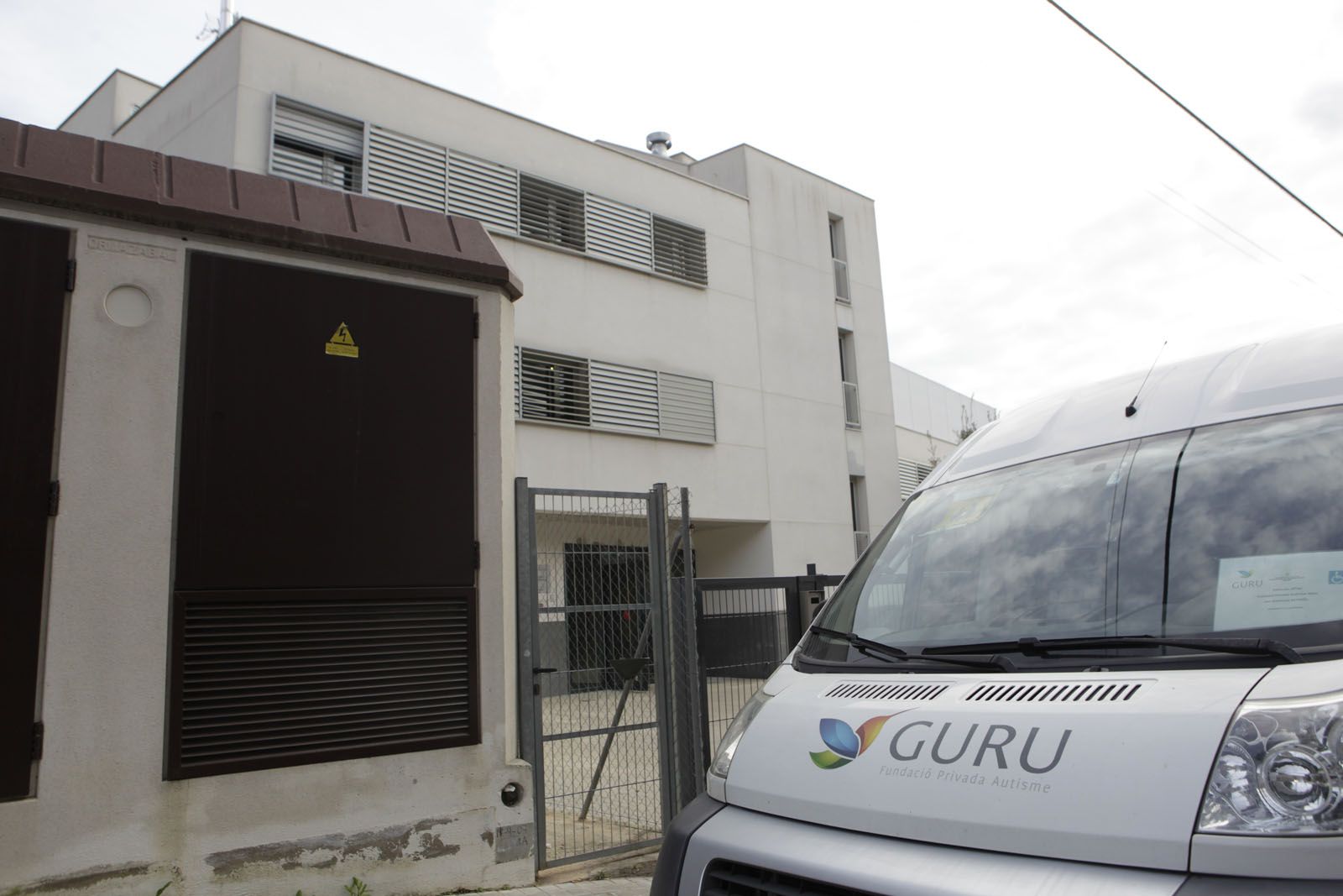 El minibus de la fundació GURU. FOTO: Artur Ribera. El minibus de la fundació GURU. FOTO: Artur Ribera.