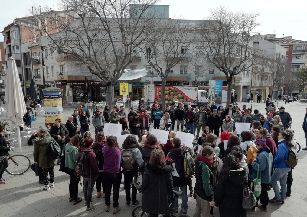 Acte de suport a les dones encausades per la vaga feminista FOTO: TOT Sant Cugat Acte de suport a les dones encausades per la vaga feminista FOTO: TOT Sant Cugat
