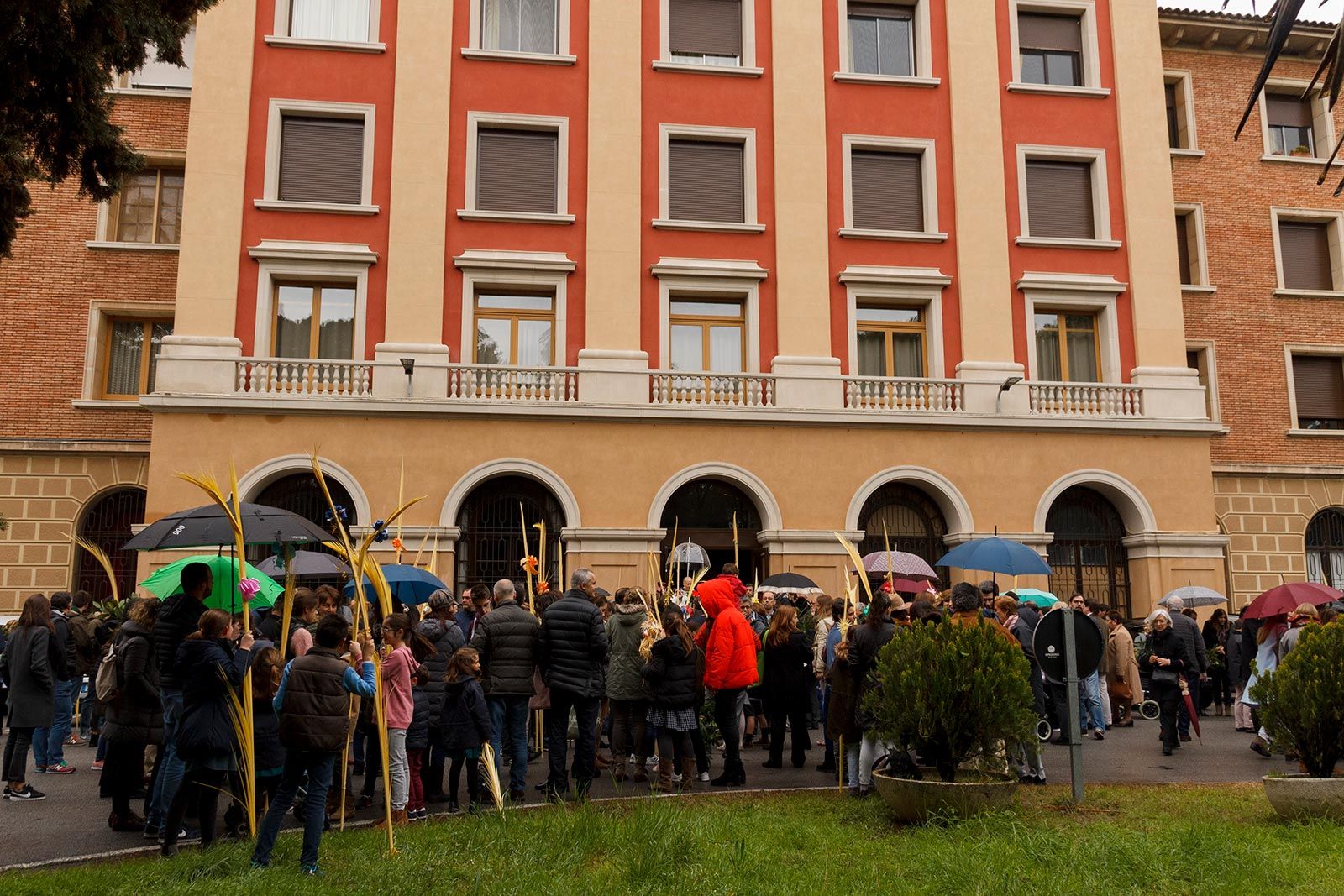 Benedicci&oacute; de les palmes i els palmons al Centre Borja. FOTO: Paula Galv&aacute;nPaula Galv&aacute;n