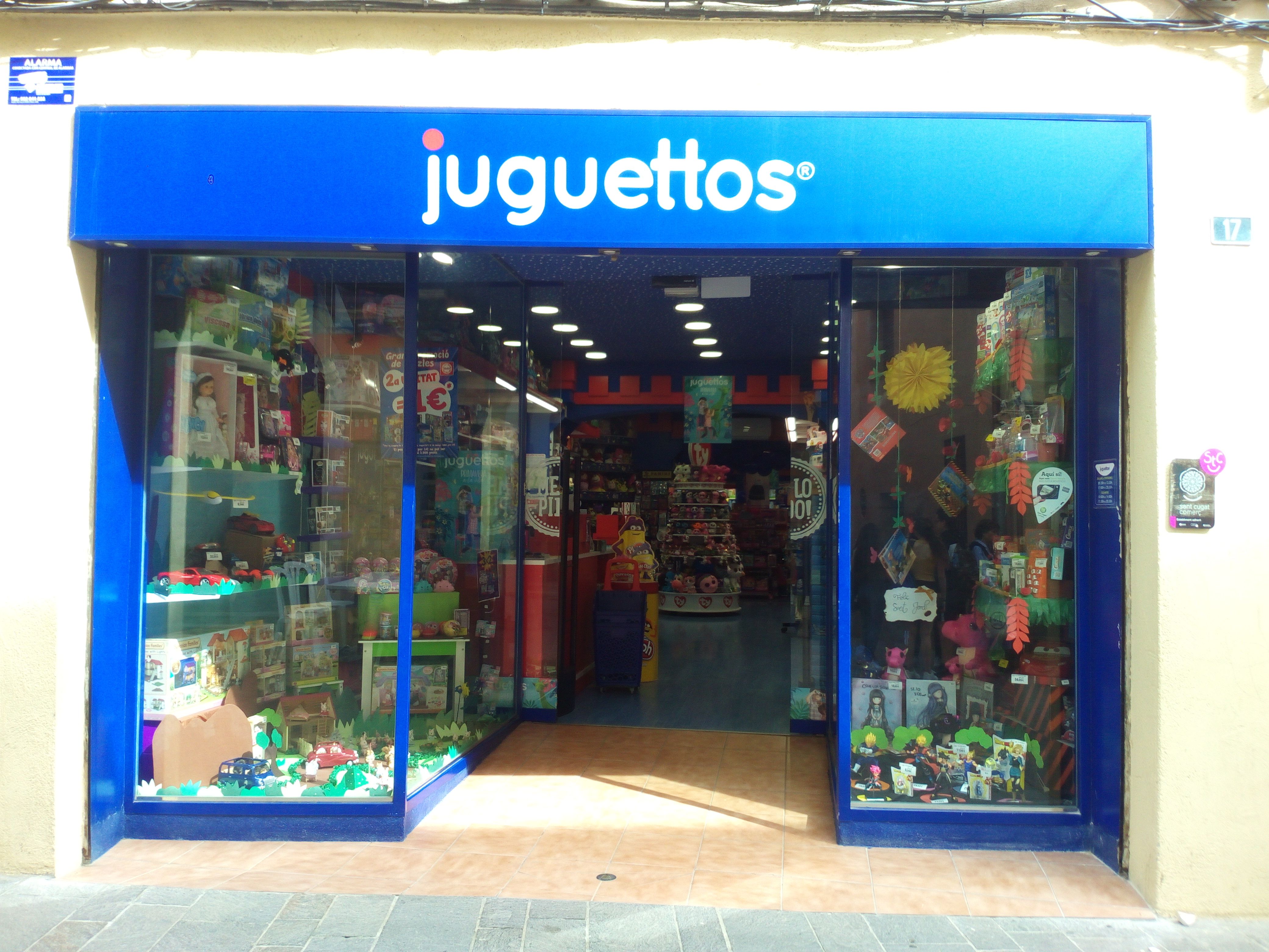 La botiga Juguettos està ubicada al carrer Major, a pocs metres del Monestir. FOTO: Cedida 