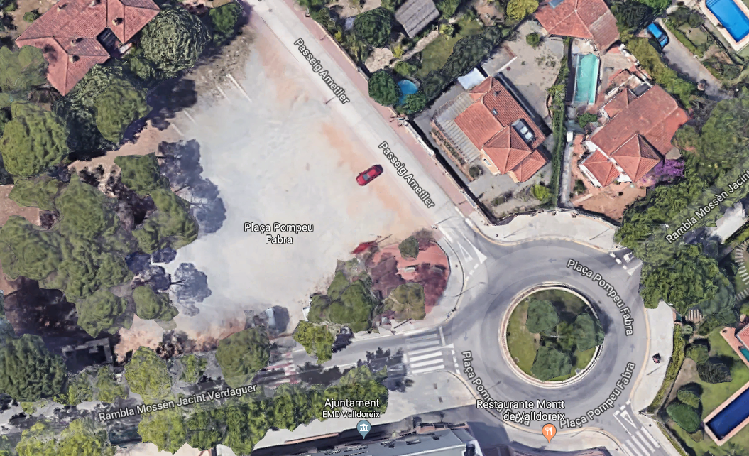 Vista de satèl·lit de l'aparcament de la rambla de Mossèn Jacint Verdaguer FOTO: Google Maps