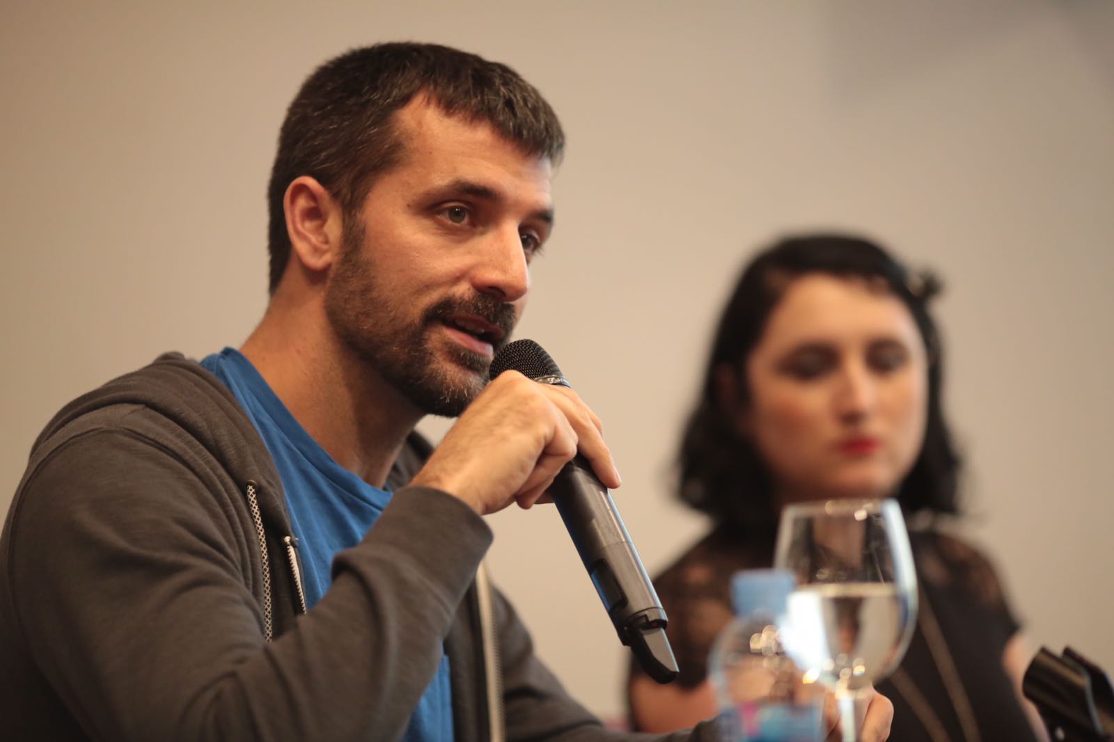 L'acte l'ha presentat la directora adjunta del TOT Sant Cugat ,Àgata Guinó. FOTO: Artur Ribera L'acte l'ha presentat la directora adjunta del TOT Sant Cugat ,Àgata Guinó. FOTO: Artur Ribera