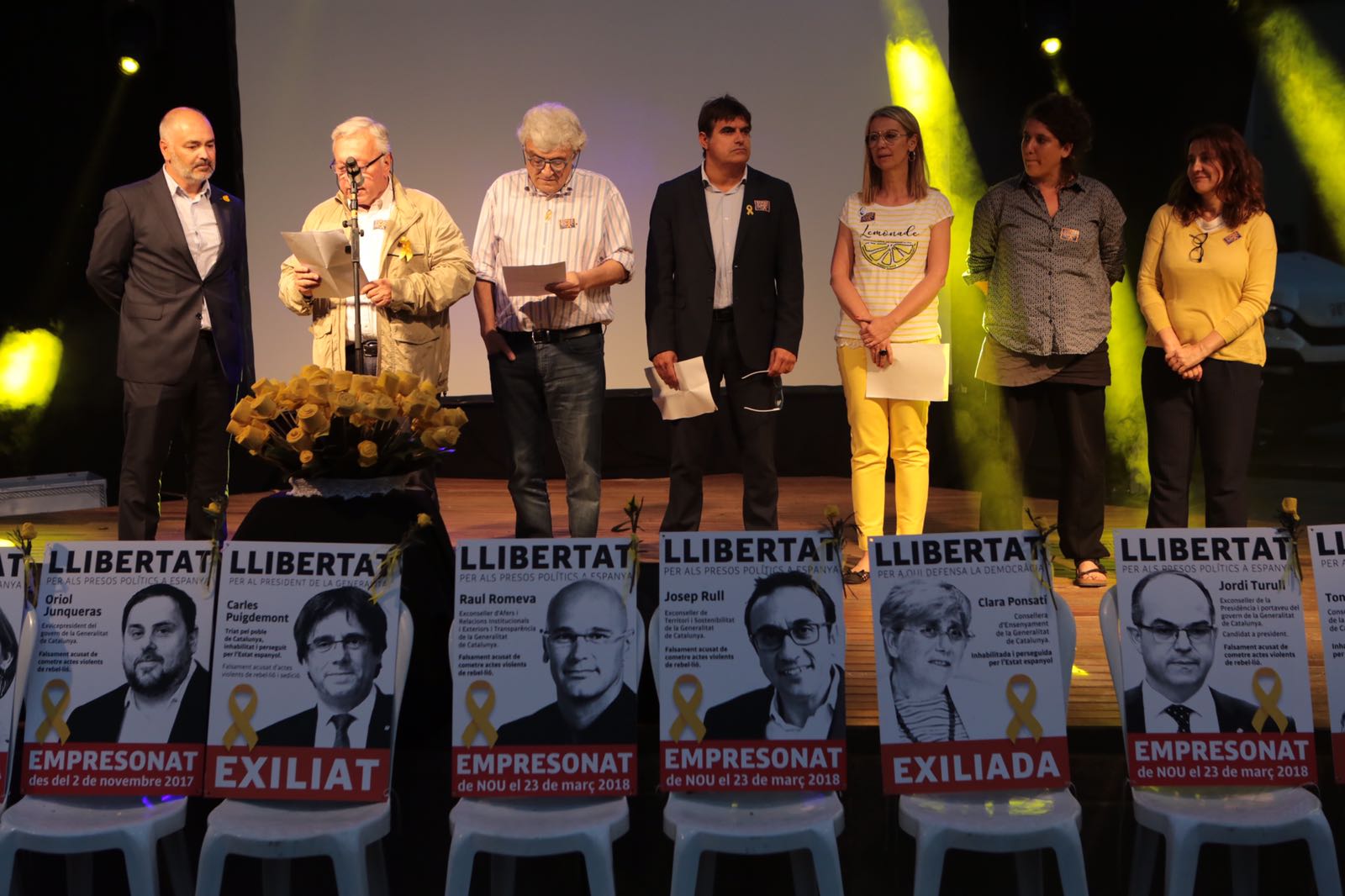 Entitats i partits sobiranistes han llegit un manifest conjunt. FOTO: Artur Ribera