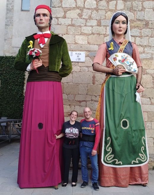 Zafra i Molina ballaran amb la Marieta i el joan el ball de Festa Major. FOTO: Cedida