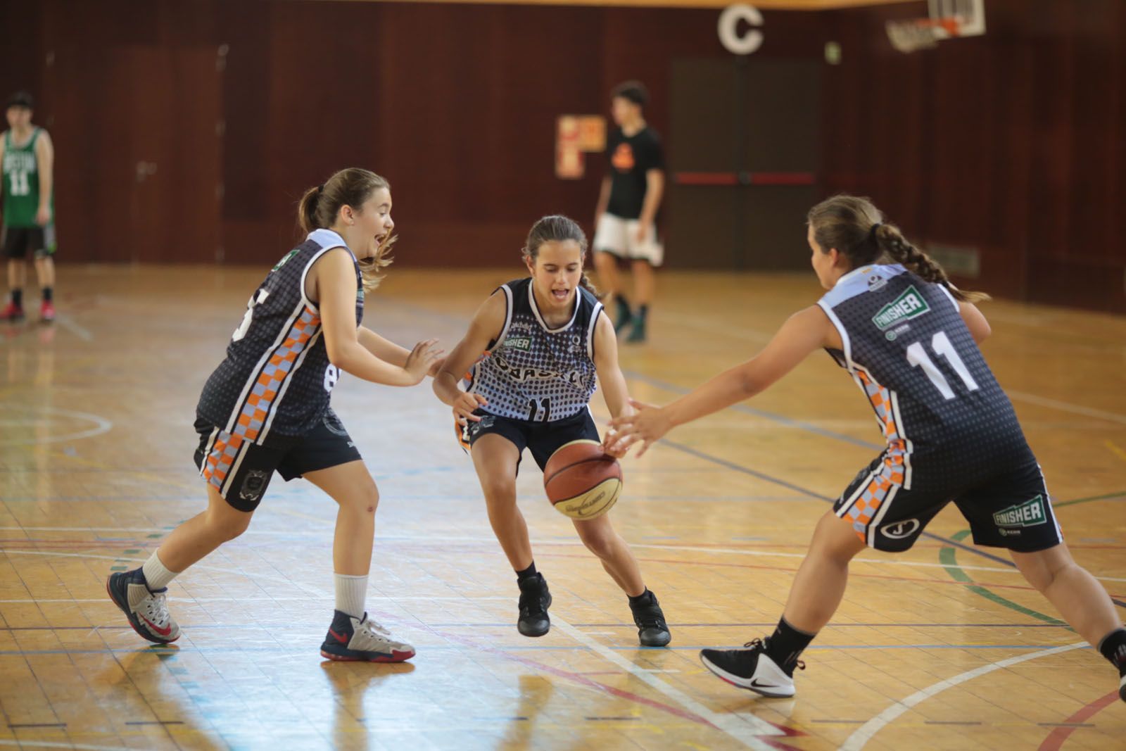 Un dels equips participants del desè Torneig 3X3 del Qbasket Sant Cugat de Festa Major. FOTO: Artur Ribera Un dels equips participants del desè Torneig 3X3 del Qbasket Sant Cugat de Festa Major. FOTO: Artur Ribera