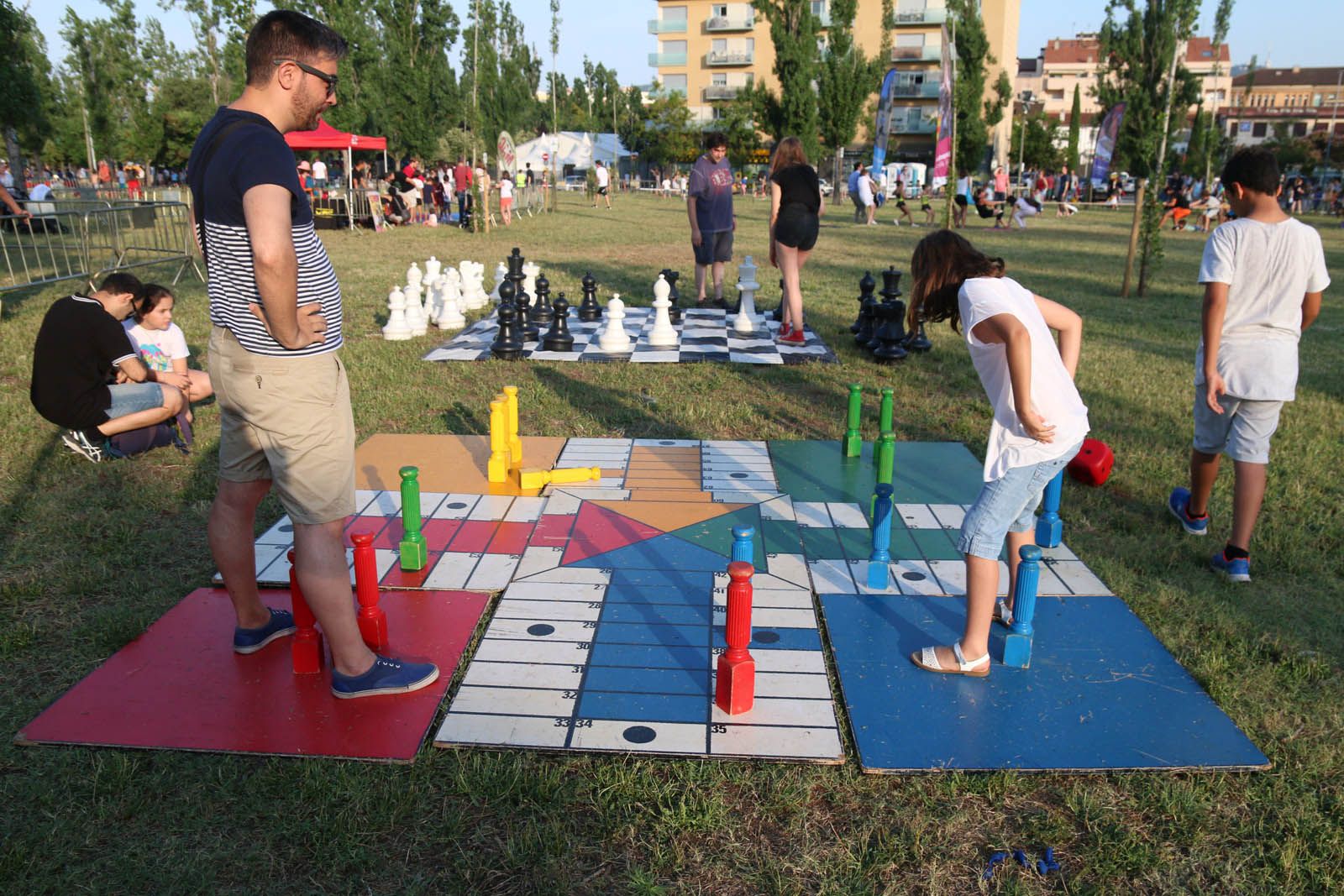 Una de les moltes activitats de l'Esport al Carrer. FOTO: Lali Álvarez Una de les moltes activitats de l'Esport al Carrer. FOTO: Lali Álvarez