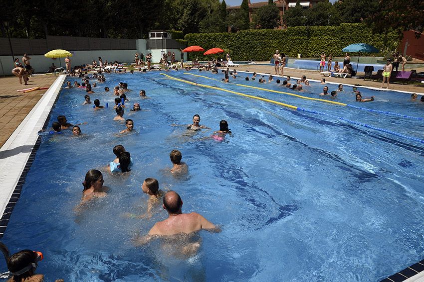126 persones han saltat a la piscina. FOTO: Bernat Millet