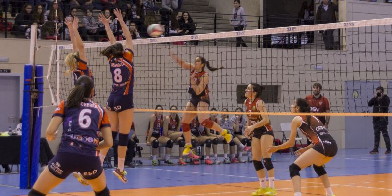 CV Sant Cugat vs ESD Granadas de Elche esport voleibol valldoreix femení5