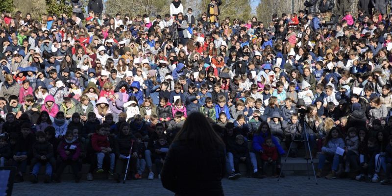 L'Escola Thau celebra el Dia Escolar de la No-Violència. FOTO: Bernat Millet
