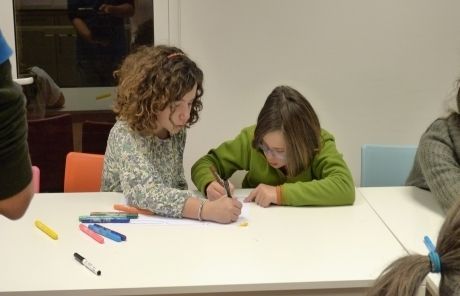 Els infants han creat una sèrie de personatges pel curt. FOTO: Cedida