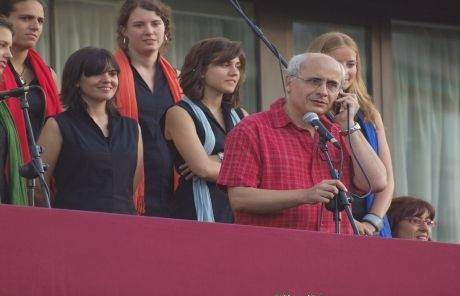 Marín parla amb el Cor Infantil via telefònica. FOTO: A. Ribera