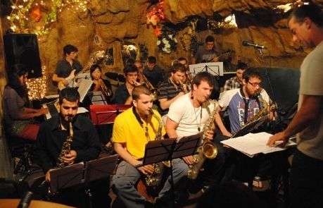 Un dels primers assajos de la Big Band. FOTO: Arxiu