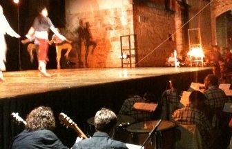 Música en directe i dansa, lligats de la mà. FOTO: B. Bella