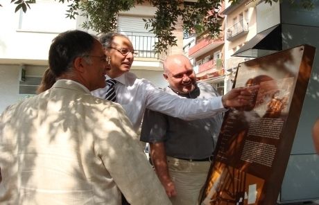 Presentació de les noves plaques de senyalització patrimonial, a la Plaça d'Octavià. FOTO: C. Caballé