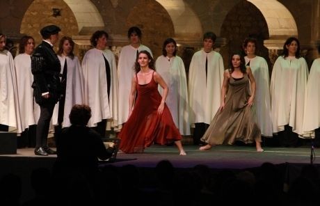 Un espectacle d'Òpera al claustre del monestir