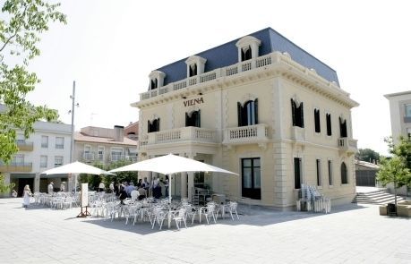 L'establiment Viena de la plaça Lluís Millet. FOTO: Arxiu