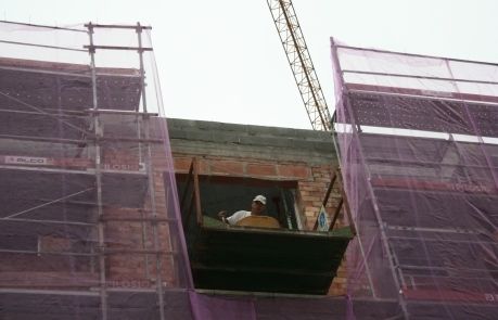 L'atur ha baixat per tercer mes consecutiu