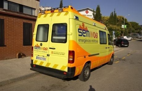 L'ambulància que dóna servei a Sant Cugat està al CAP del carrer de la Mina. FOTO: Cedida