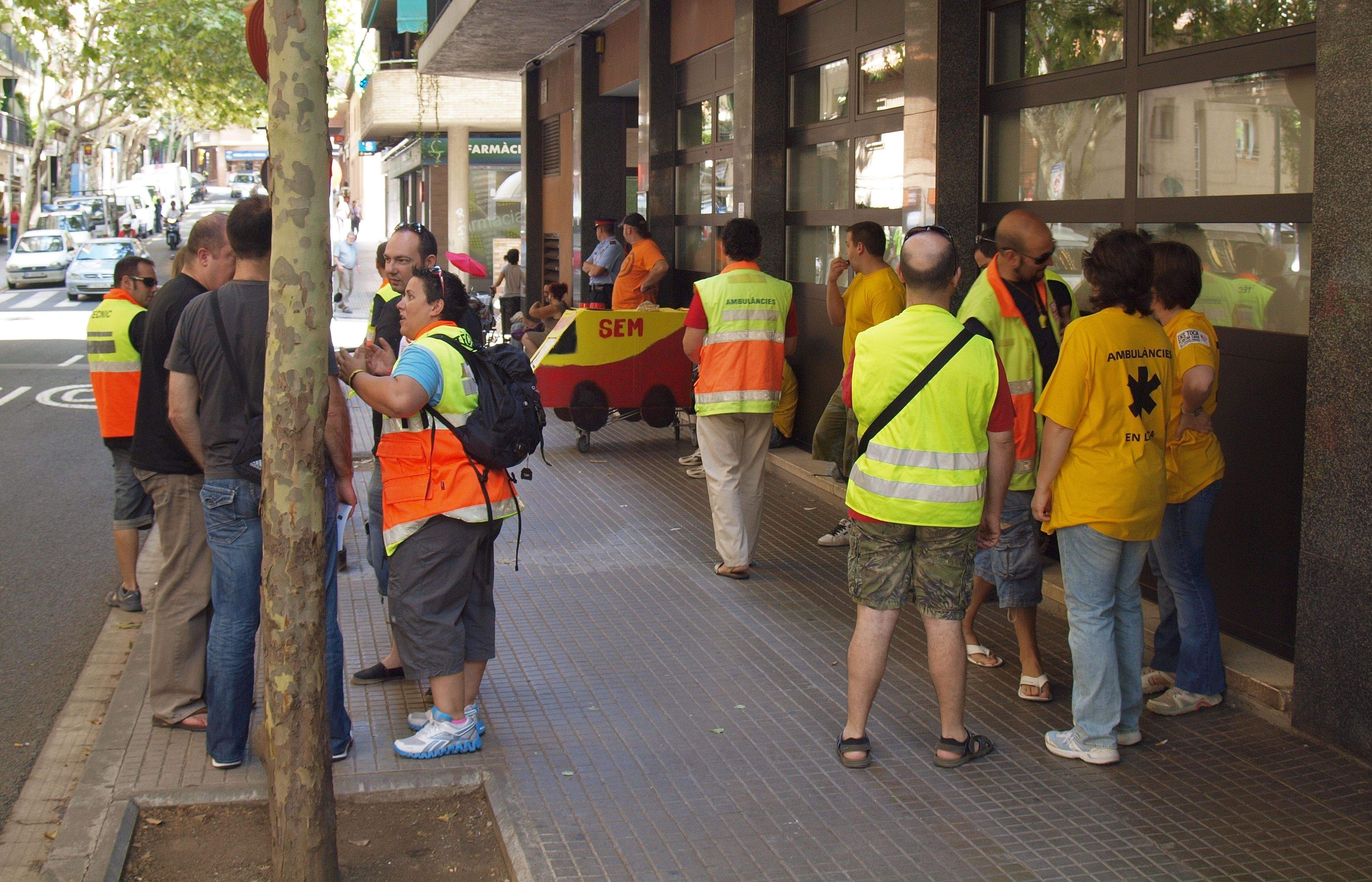 La plantilla de les ambulàncies han reclamat frenar les retallades. FOTO: A. Ribera