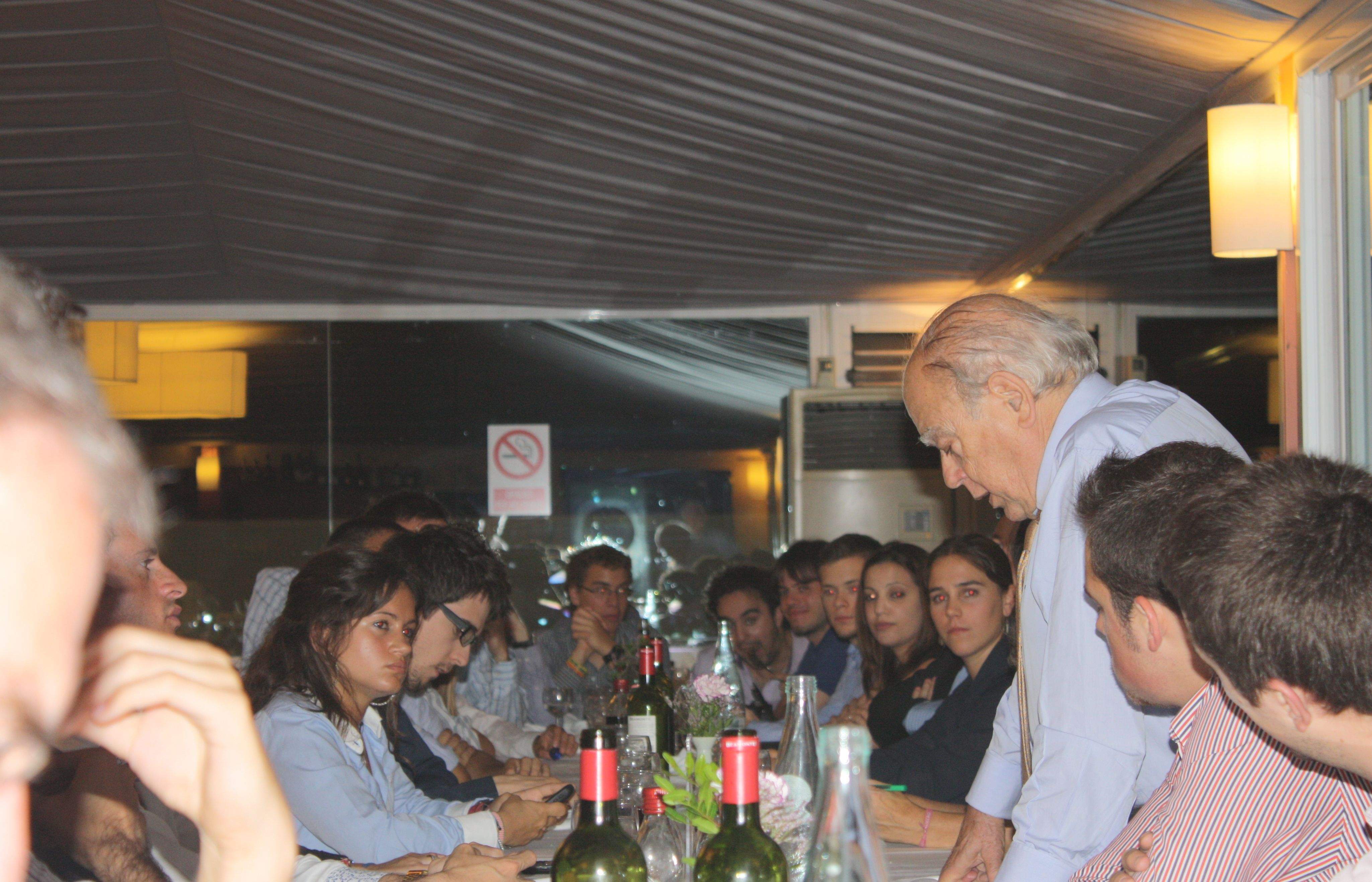 Jordi Pujol al Set Ball amb membres de la JNC. FOTO: JR Armadàs