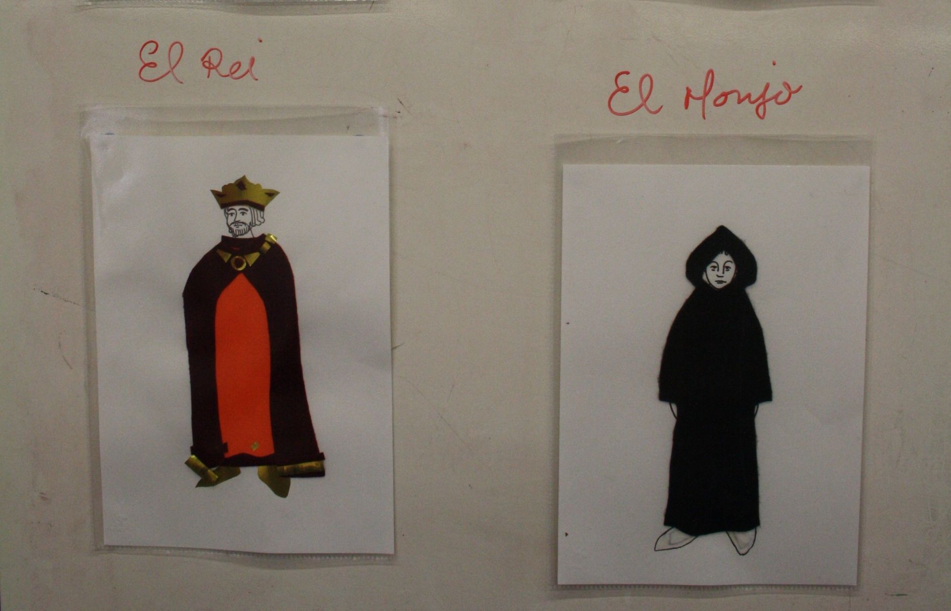 Els nobles es distingien per la seva indumentària, cada posició tenia les seves característiques